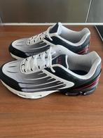 New Yorker sneakers mt 42, Gedragen, New Yorker, Ophalen of Verzenden, Wit