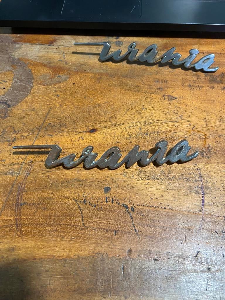 Fiat 11/103 urania embleem, Ophalen of Verzenden, Fiat