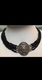 Prachtige zwarte ketting vermoedelijk van klederdracht, Sieraden, Tassen en Uiterlijk, Antieke sieraden, Ophalen of Verzenden
