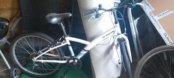 B'twin Kinderfiets 15 inch - Lekke Band beschikbaar voor biedingen
