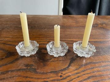 3x een vintage klein glazen kandelaartje voor kleine kaarsje beschikbaar voor biedingen