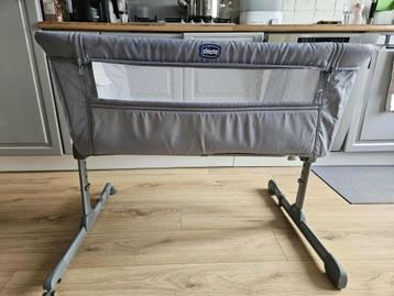 Baby cot - Chicco next2me essential + rucken mattress beschikbaar voor biedingen