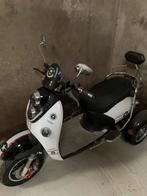 Iva driewieler elekrische invalide scooter, Fietsen en Brommers, Snorfietsen en Snorscooters, Ophalen of Verzenden, Zo goed als nieuw
