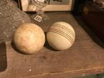 2 witte cricket ballen., Ophalen of Verzenden, Zo goed als nieuw, Overige typen