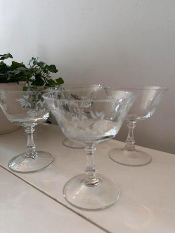 Set van 4 coupe champagne glazen beschikbaar voor biedingen