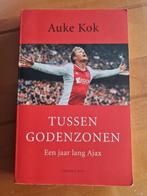 Tussen Godenzonen - Auke Kok, Ophalen of Verzenden, Gelezen, Balsport