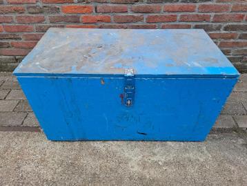 houten kist beschikbaar voor biedingen