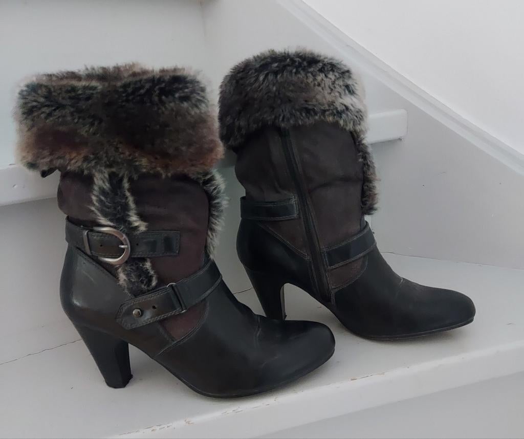Zwarte leren laarzen met bont maat 39, Ophalen of Verzenden, Zo goed als nieuw, Zwart