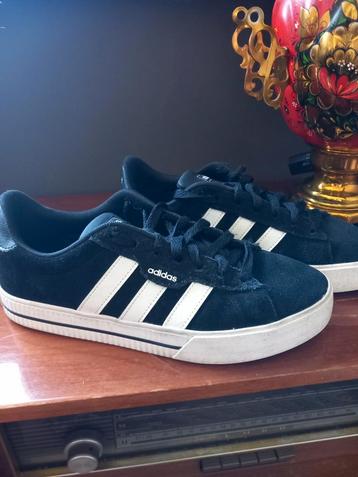 Supermooie Adidas Daily 3.0 maat 40 sportschoenen  beschikbaar voor biedingen
