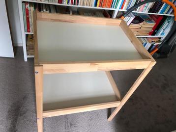 Commode 72 x51 cm beschikbaar voor biedingen