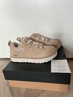 Splinternieuwe UGG Lowmel maat 43, UGG, Overige kleuren, Nieuw, Ophalen of Verzenden