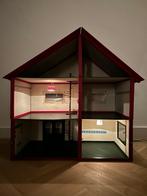 Vintage houten poppenhuis met elektra en koperen spiltrap, Ophalen, Gebruikt, Poppenhuis