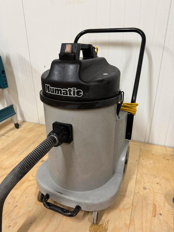 Numatic NDD900 Bouwstofzuiger, Zakelijke goederen, Machines en Bouw | Onderhoud en Reiniging, Ophalen