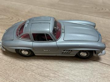 Klassieke Mercedes Modelauto 1:18 beschikbaar voor biedingen