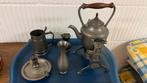 Tinnen servies, klok en kandelaar (7 artikelen), Antiek en Kunst, Antiek | Tin, Ophalen