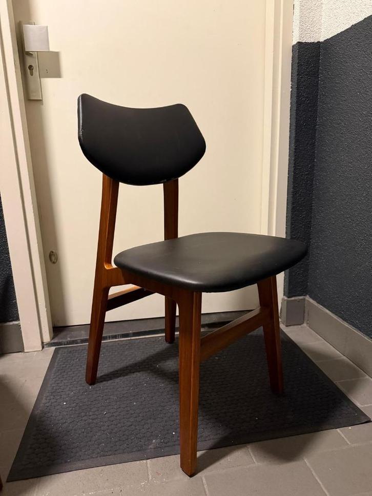 7 donkerhouten (walnoot) stoelen met zwarte bekleding, Huis en Inrichting, Stoelen, Gebruikt, Vijf, Zes of meer stoelen, Hout