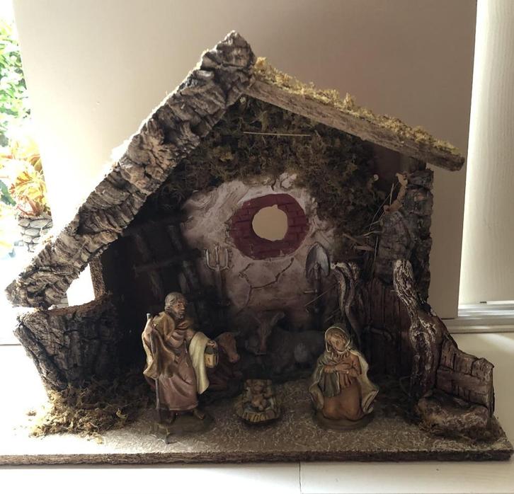 kerststal met Jozef en Maria en het kindeke Jezus 39x20x28, Diversen, Kerst, Zo goed als nieuw, Ophalen