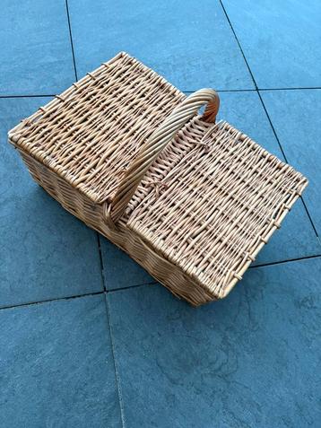 Picknickmand beschikbaar voor biedingen