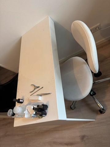 Nageltafel - Wandmontage beschikbaar voor biedingen