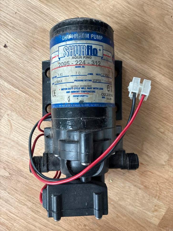 Shurflo Aqua King Drinkwaterpomp - Gebruikt, Caravans en Kamperen, Camper-accessoires, Gebruikt, Ophalen of Verzenden