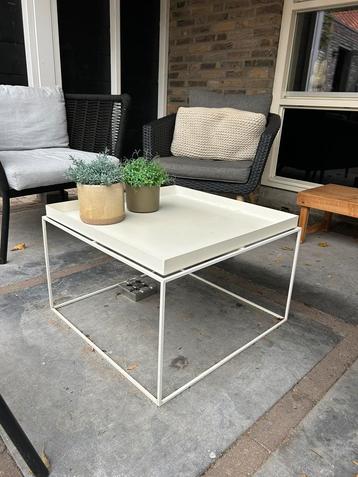 Hay tray table / bijzettafel / salontafel beschikbaar voor biedingen