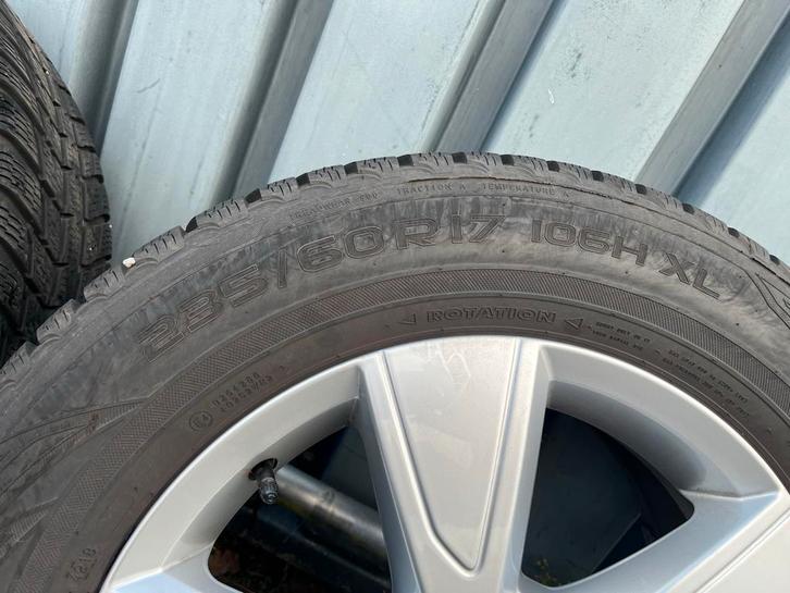 Volvo Winterbanden met Velg - 235/60R17 106H XL voor oa XC40, Auto-onderdelen, Banden en Velgen, Banden en Velgen, Winterbanden