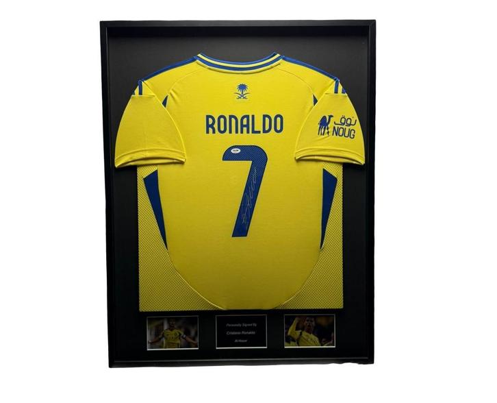 Cristiano Ronaldo Al Nassr 24/25 ingelijst thuis shirt, Verzamelen, Sportartikelen en Voetbal, Nieuw, Shirt, Buitenlandse clubs