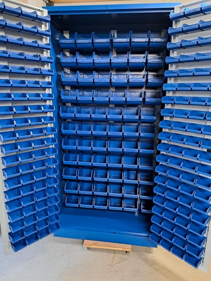 Werkplaatskast bakkenkast garagekast materiaalkast, Huis en Inrichting, Kasten | Roldeurkasten en Archiefkasten, Nieuw, Ophalen