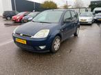 Ford Fiësta 1.4 16V 5DR 2004 met nieuwe apk met steekproef, Auto's, Voorwielaandrijving, 15 km/l, Beige, 4 cilinders