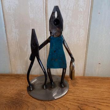 Moeder met kind - metal art - oud gereedschap - upcycling beschikbaar voor biedingen