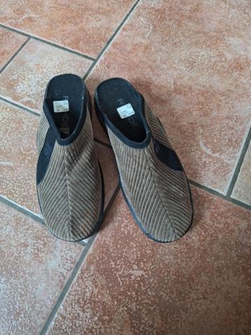 Heren Pantoffels Maat 45 - Zo goed als nieuw! beschikbaar voor biedingen