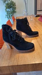 Uggs laarsjes gevoerd met schapenvacht, Ophalen, Zo goed als nieuw, Zwart