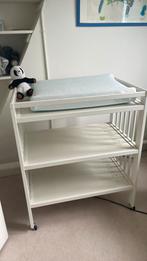 Ikea aankleedtafel met aankleedkussen, Kinderen en Baby's, Kinderkamer | Commodes en Kasten, Minder dan 75 cm, 50 tot 70 cm, Zo goed als nieuw