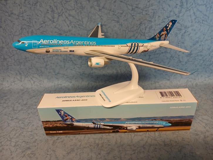 Airbus A330-200 Aerolineas Argentinas (Voetbal Messi) nieuw, Hobby en Vrije tijd, Modelbouw | Vliegtuigen en Helikopters, Nieuw