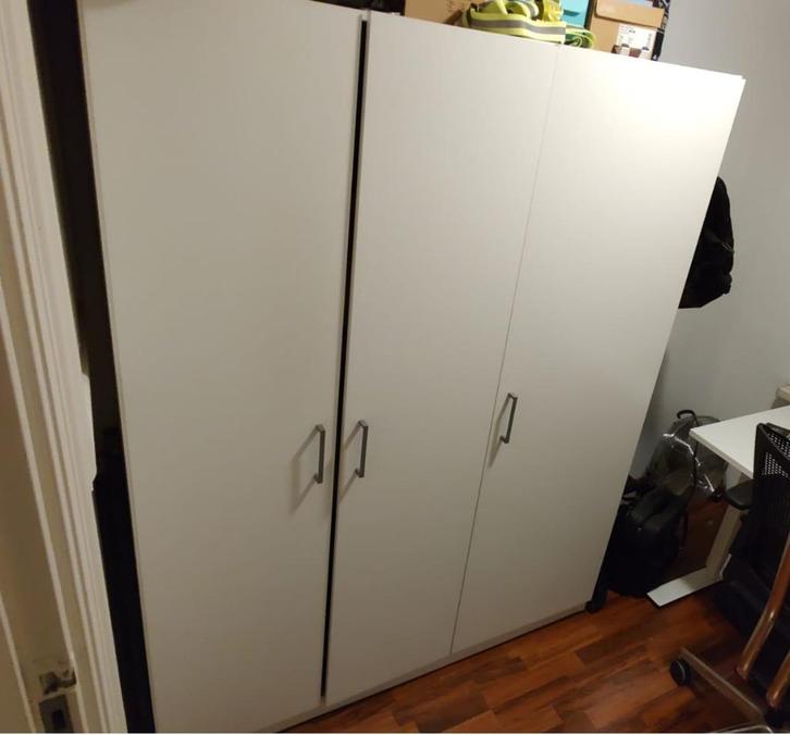 IKEA kledingkast wit 3-deurs - alleen ophalen 6 + 7 december, Huis en Inrichting, Kasten | Kledingkasten, Gebruikt, 150 tot 200 cm