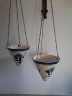 set van twee vintage hangbloempotten, Tuin en Terras, Bloempotten, Gebruikt, Ophalen of Verzenden, Aardewerk, Minder dan 40 cm
