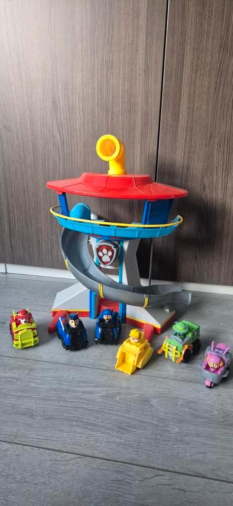 Paw patrol uitkijktoren met 6 auto met pups, Kinderen en Baby's, Speelgoed | Actiefiguren, Zo goed als nieuw, Ophalen of Verzenden