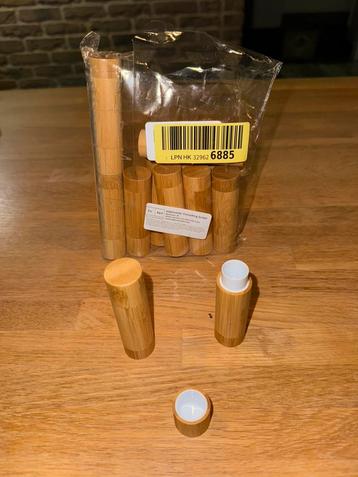 NIEUWE lege bamboe lippenbalsum tubes  beschikbaar voor biedingen