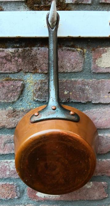 MADE IN FRANCE Vintage zware koperen saus pan 20 cm (K43) beschikbaar voor biedingen