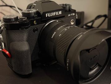 Fujifilm xt5 like new!(NO lens / grip include) 8000 shutter beschikbaar voor biedingen
