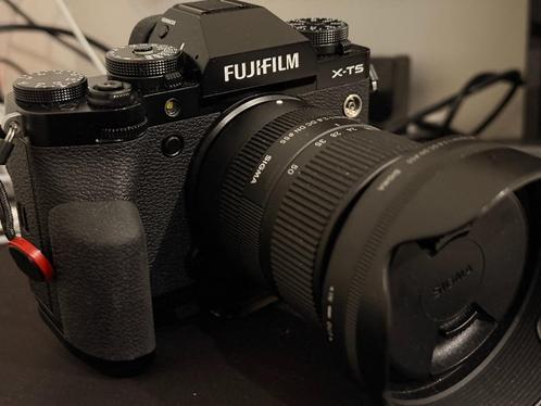 Fujifilm xt5 like new!(NO lens / grip include) 8000 shutter, Audio, Tv en Foto, Fotocamera's Digitaal, Zo goed als nieuw, Fuji