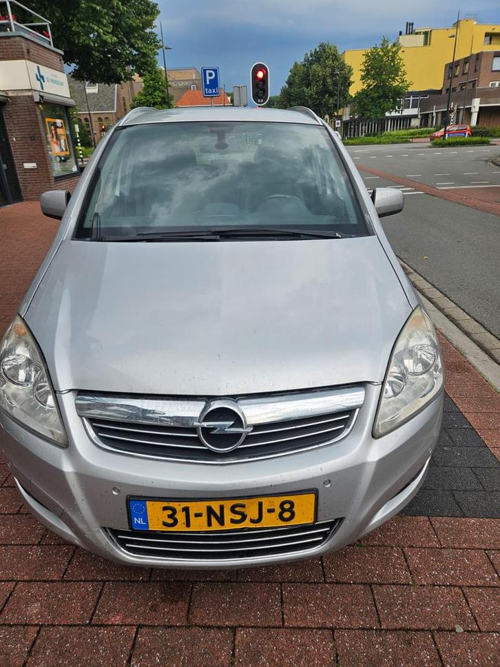 Opel Zafira 1.8 2010 Grijs, Auto's, Opel, Particulier, Zafira, Benzine, D, MPV, Handgeschakeld, Origineel Nederlands, Zilver of Grijs