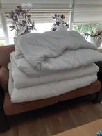 Vier Tweepersoons Dekbedden    10.00euro  per stuk, Wit, Tweepersoons, Ophalen of Verzenden, Deken of Dekbed