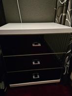 2 Nachtkastjes - Wit Frame, Zwarte Hoogglans Lades, Ophalen, 25 tot 50 cm, 50 tot 100 cm