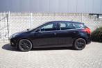 Ford Focus 1.0 EcoBoost Edition Plus 5 Deurs Navi Clima Crui, Auto's, Ford, Euro 5, Gebruikt, Zwart, 635 kg