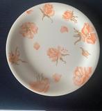 Grote schaal/bord met oranje rozenmotief van John Tams., Ophalen of Verzenden, Zo goed als nieuw, Bord(en), Overige stijlen