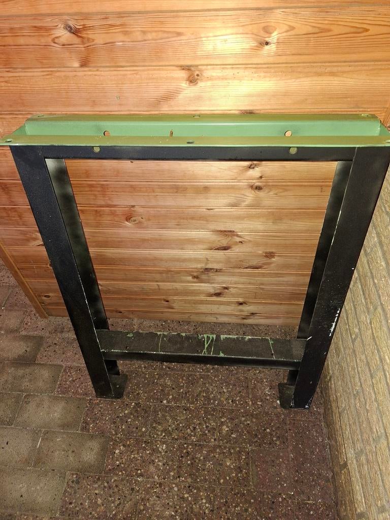 Stevige Werkbank Poot - 85cm Hoog, 66cm Breed, Doe-het-zelf en Verbouw, Werkbanken, Ophalen of Verzenden, Gebruikt