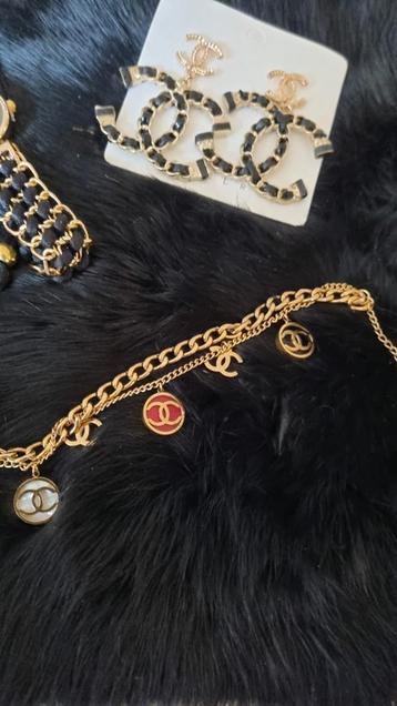 Chanel armbandje  beschikbaar voor biedingen