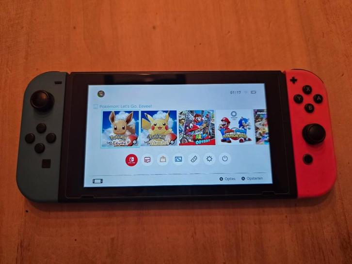 Nintendo Switch V1 (Unpatched), Spelcomputers en Games, Spelcomputers | Nintendo Switch, Gebruikt, Switch Original, Met 2 controllers