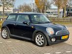 Mini 1.6 Cooper Panorama Navi Leer Cruise, Auto's, Voorwielaandrijving, 4 stoelen, Zwart, Leder